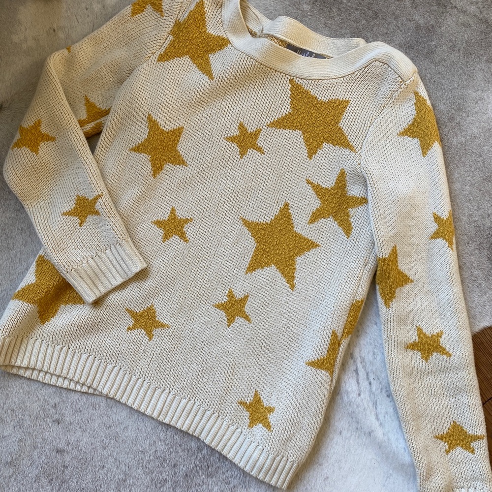 Stars print ultra soft sweater.